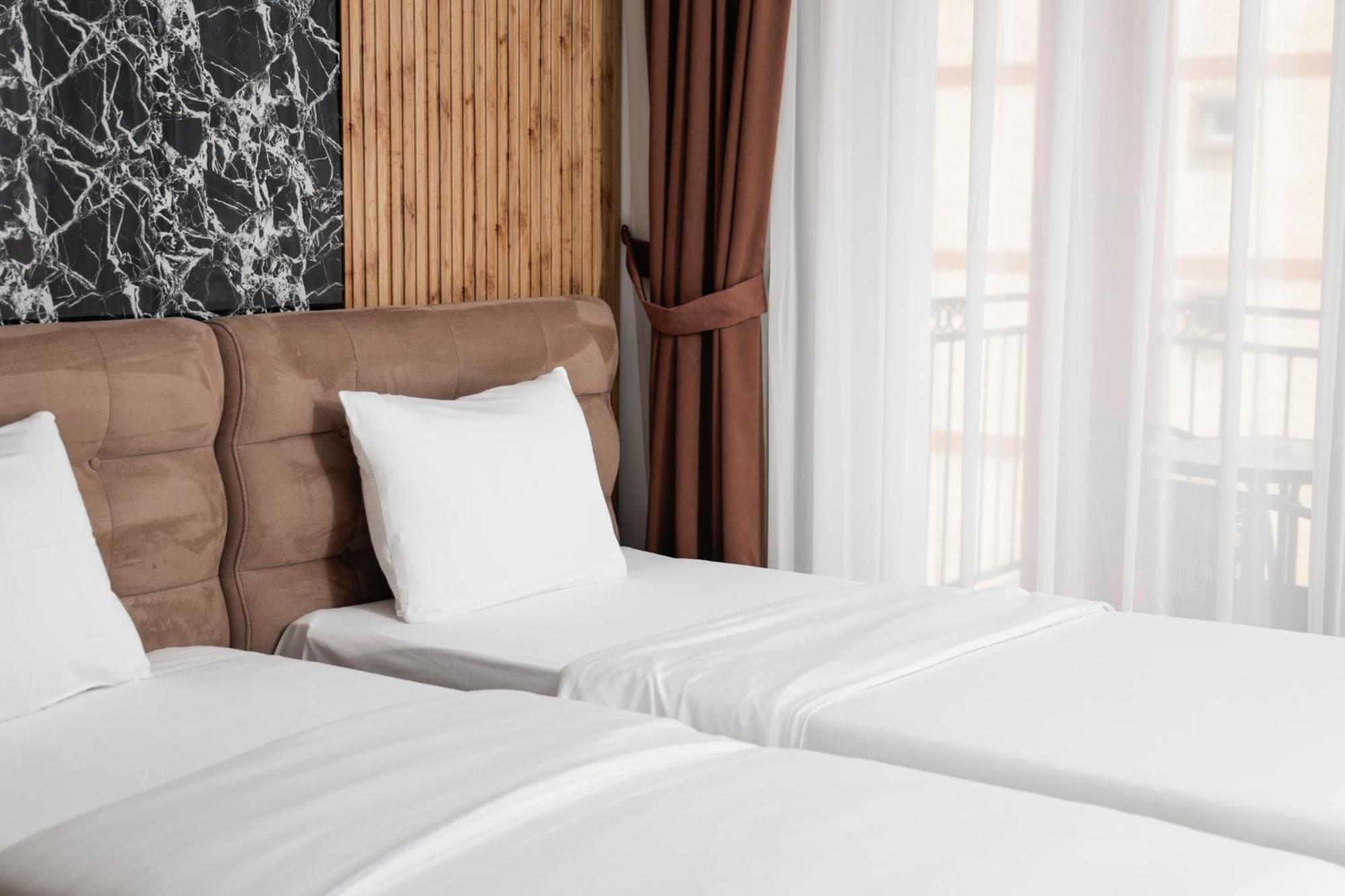 פריזרן Hotel Denis מראה חיצוני תמונה