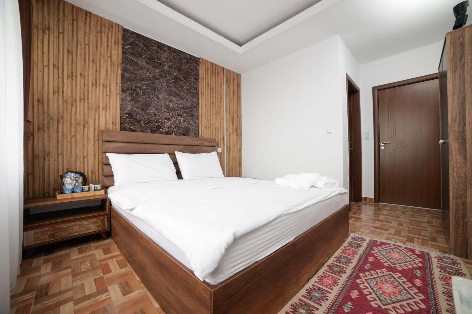 פריזרן Hotel Denis מראה חיצוני תמונה