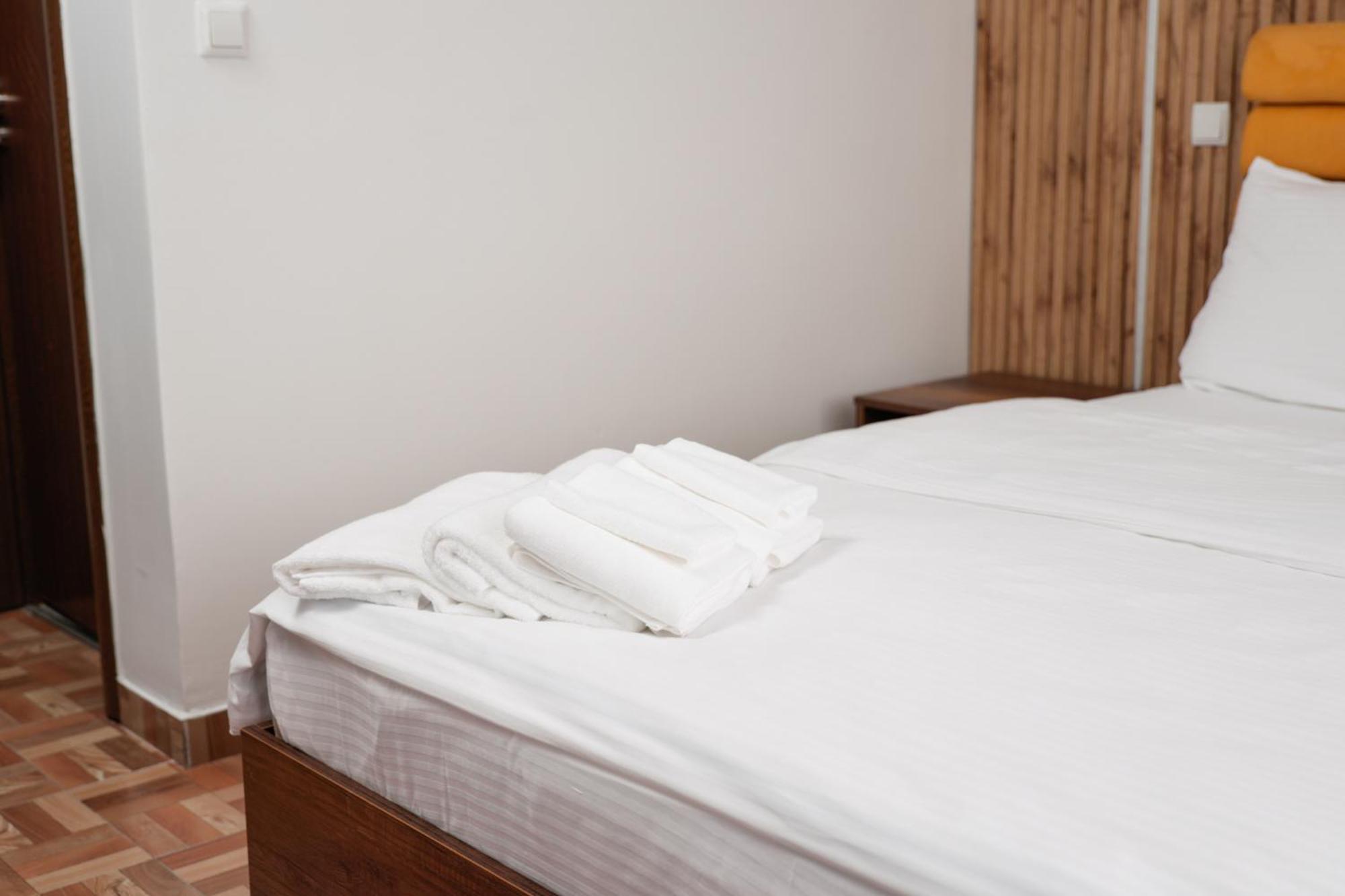 פריזרן Hotel Denis מראה חיצוני תמונה