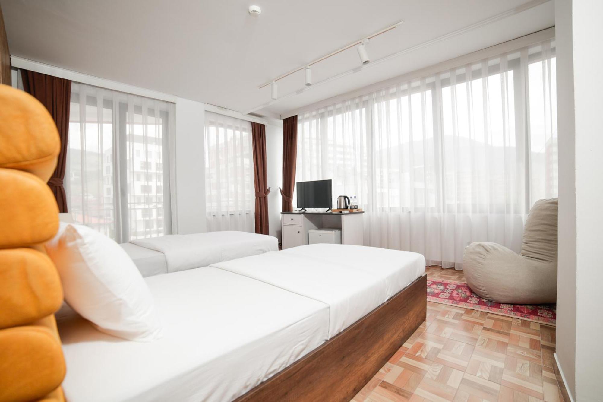 פריזרן Hotel Denis מראה חיצוני תמונה