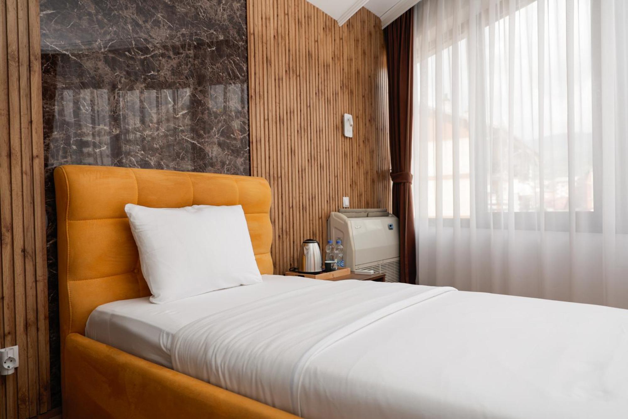 פריזרן Hotel Denis מראה חיצוני תמונה