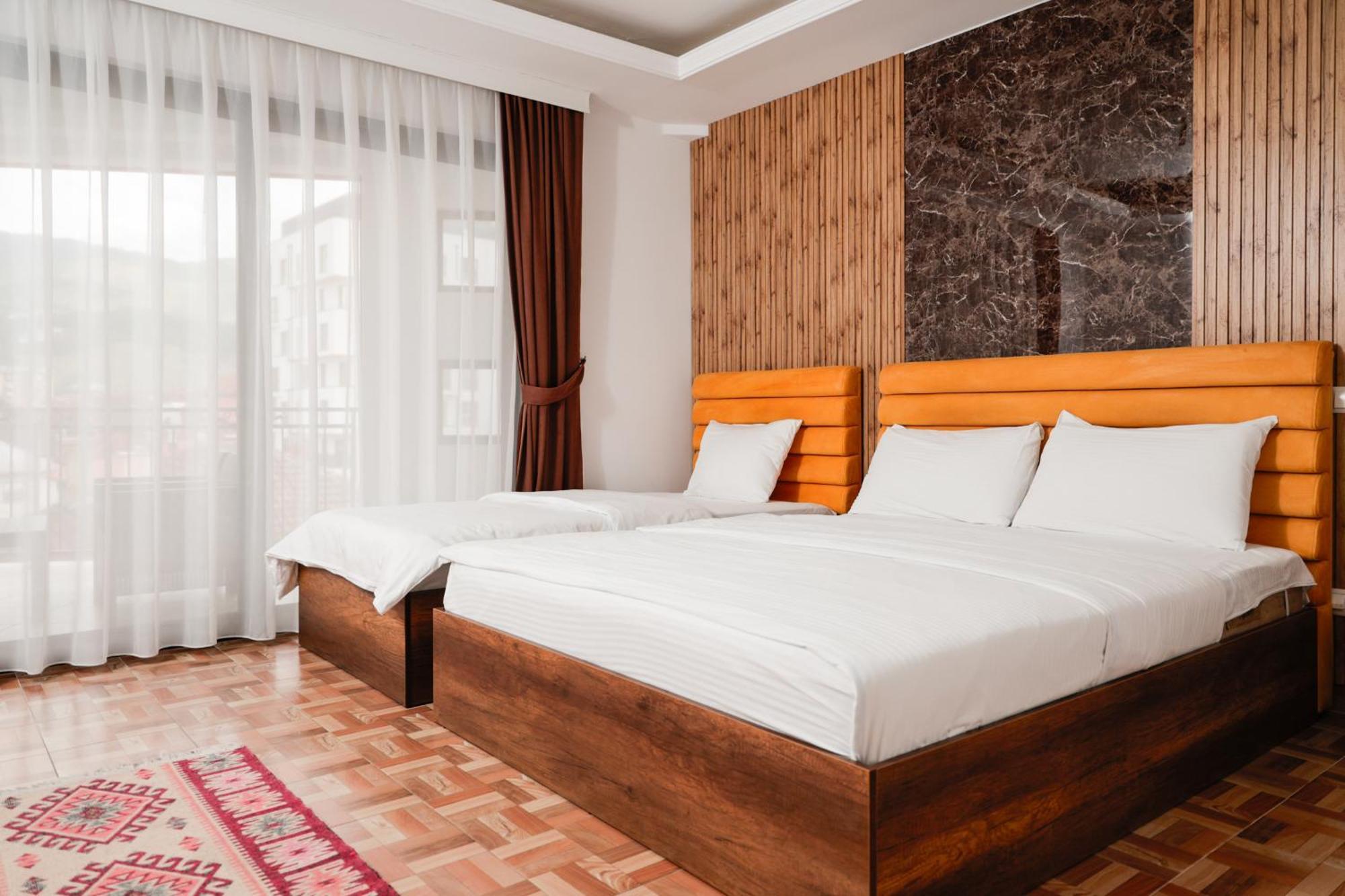 פריזרן Hotel Denis מראה חיצוני תמונה