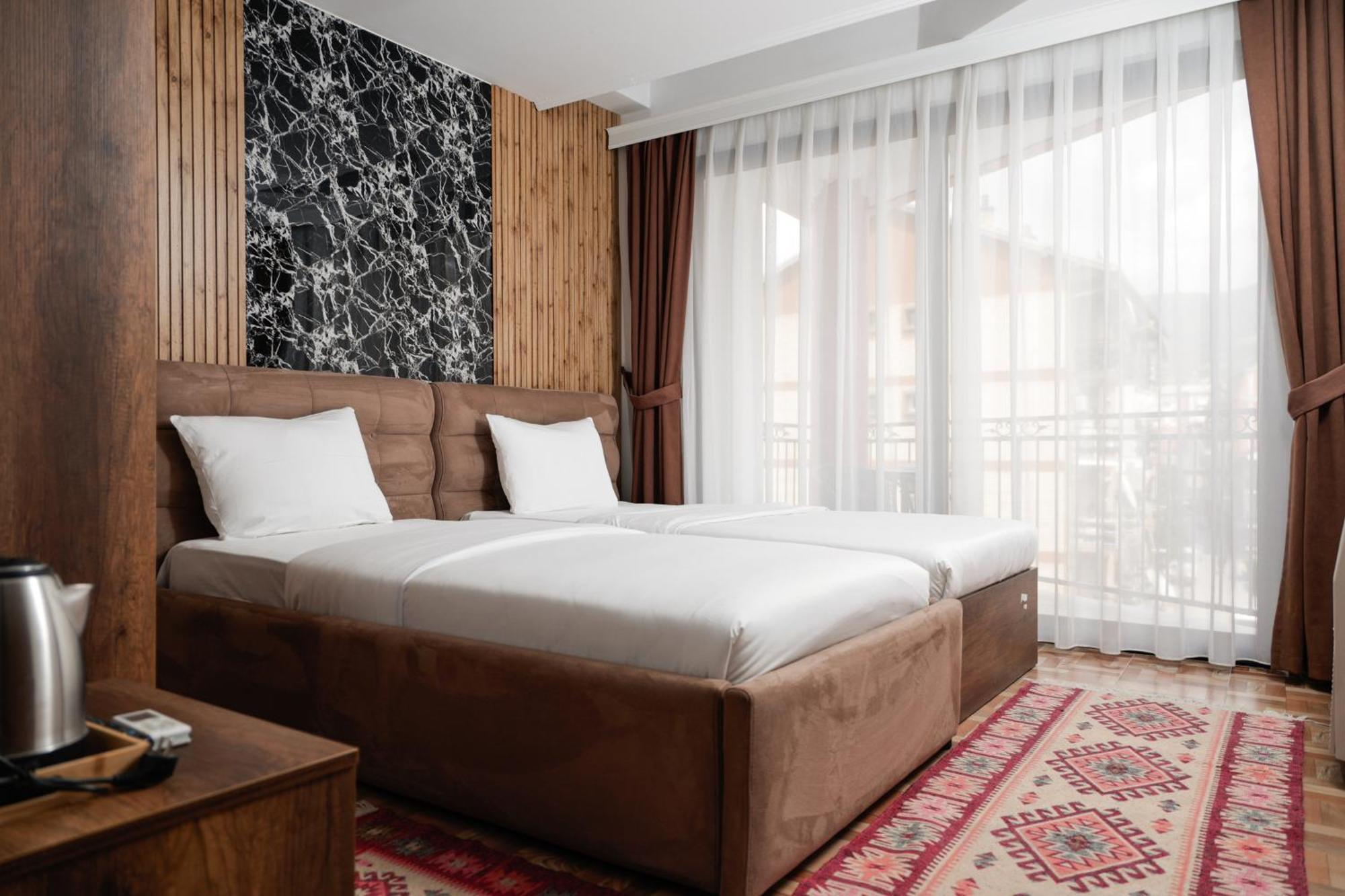 פריזרן Hotel Denis מראה חיצוני תמונה