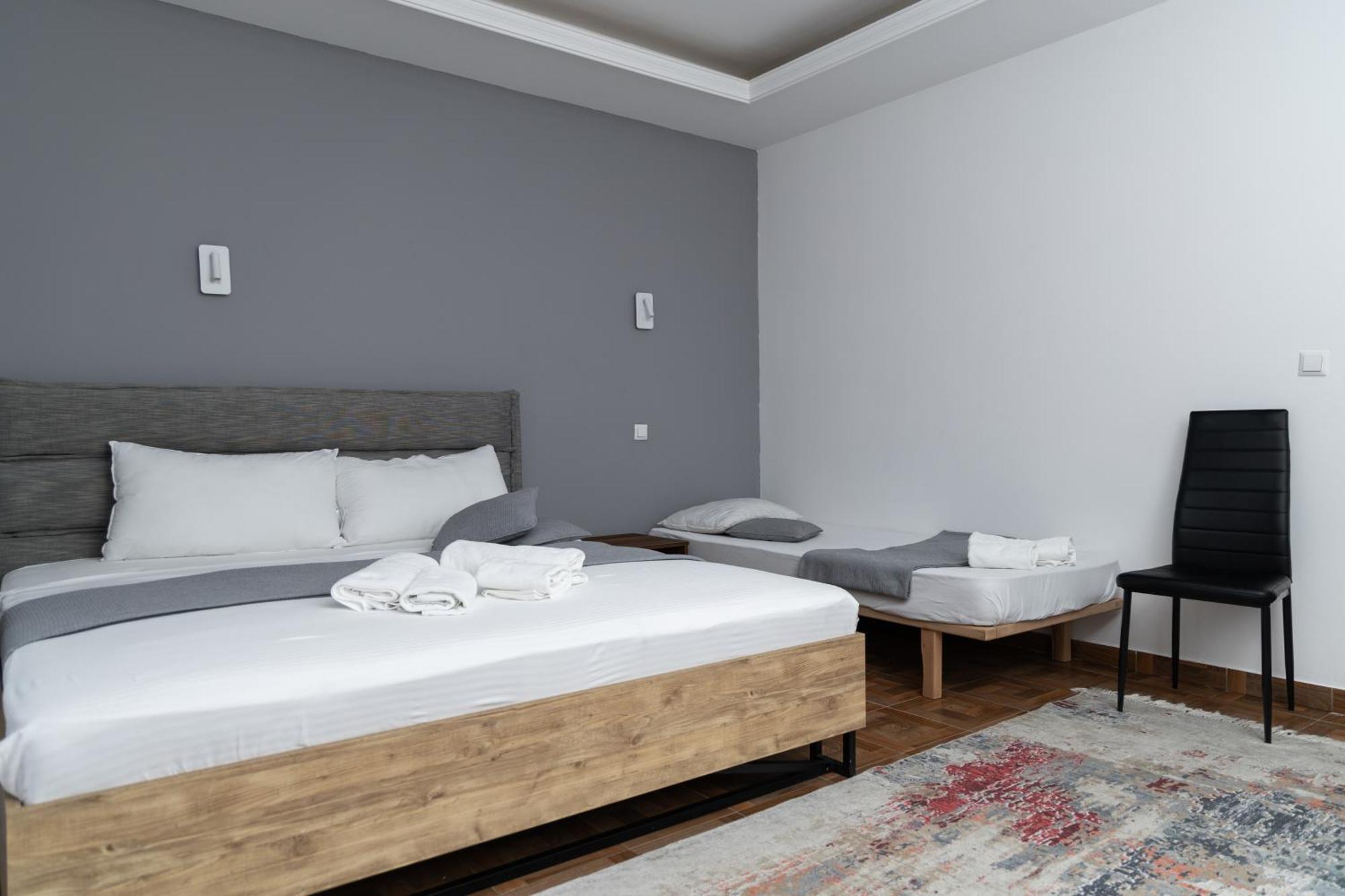 פריזרן Hotel Denis מראה חיצוני תמונה