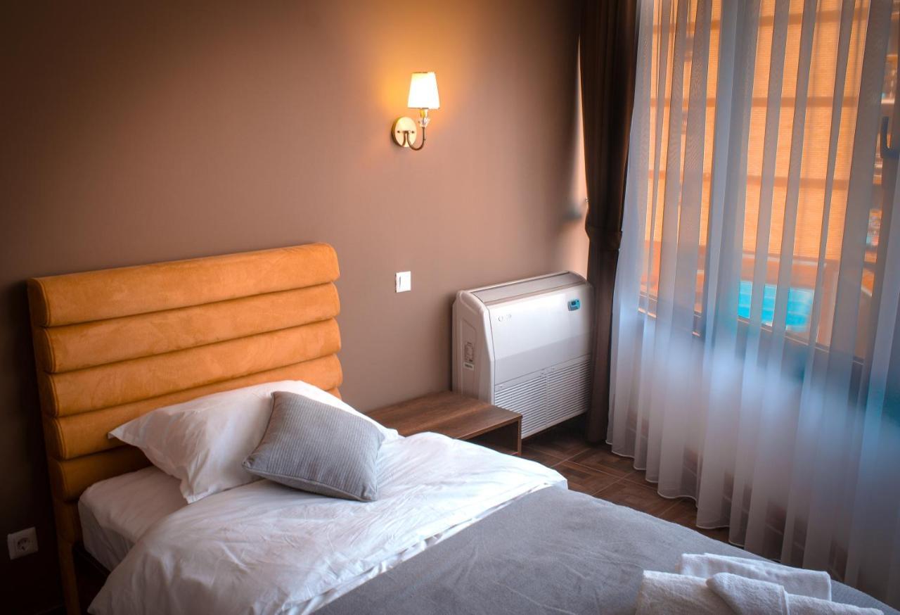 פריזרן Hotel Denis מראה חיצוני תמונה