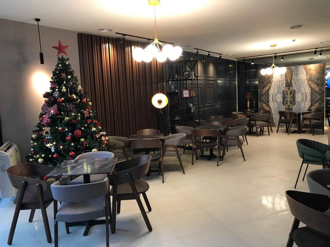 פריזרן Hotel Denis מראה חיצוני תמונה